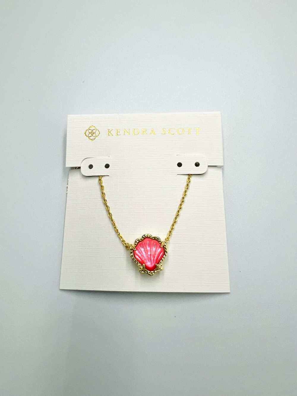 Kendra Scott Brynne Shell Gold Short Pendant
Necklace NWOT - Picture 4 of 5